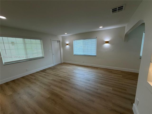 708 SW 7th Avenue, Hallandale Beach, FL 33009