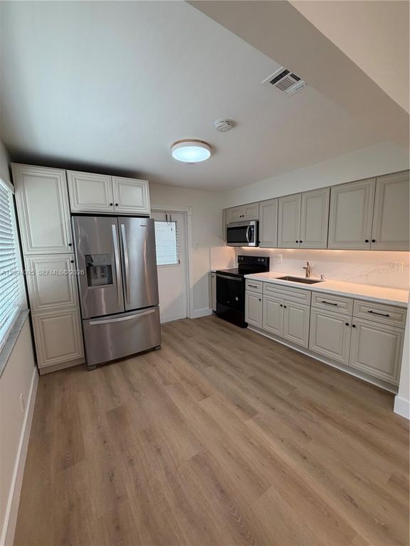 708 SW 7th Avenue, Hallandale Beach, FL 33009