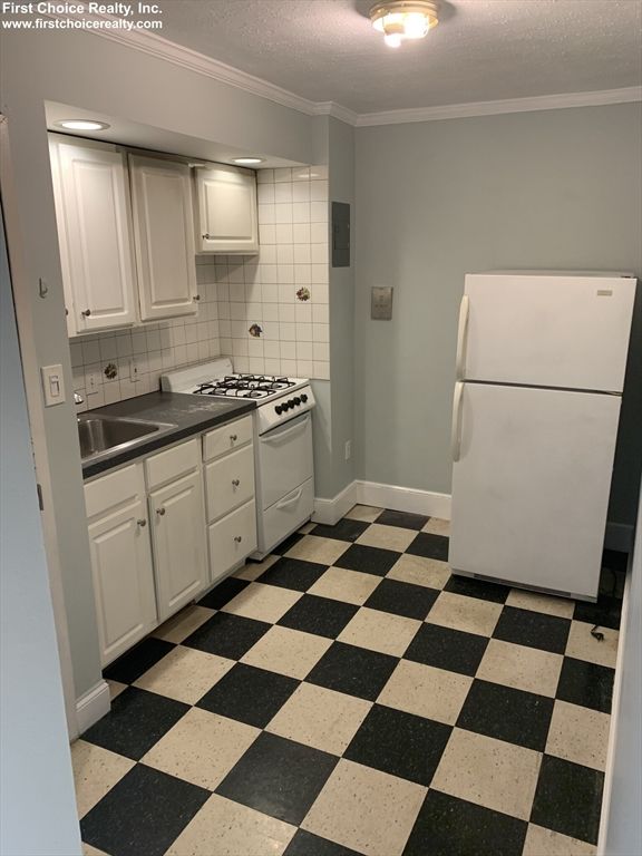 98 Strathmore Rd 3B, Boston, MA 02135