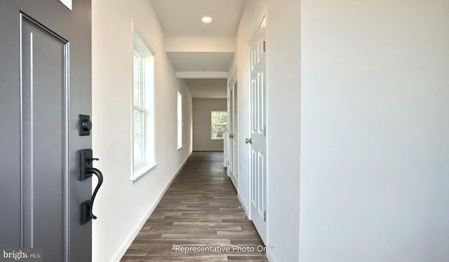 7856 OAK BROOK DR, Harrisburg, PA 17112