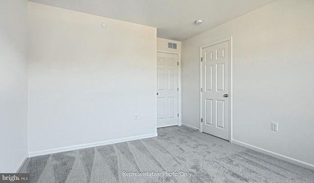 7856 OAK BROOK DR, Harrisburg, PA 17112
