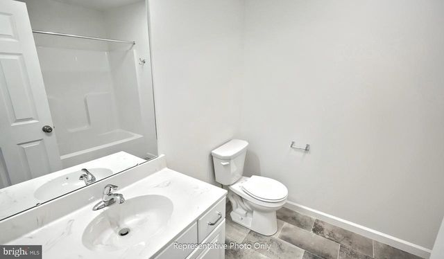 7856 OAK BROOK DR, Harrisburg, PA 17112