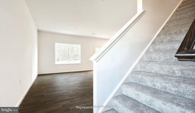 7856 OAK BROOK DR, Harrisburg, PA 17112