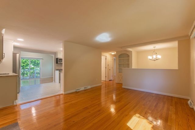 123 Mallard Circle, Agawam, MA 01001