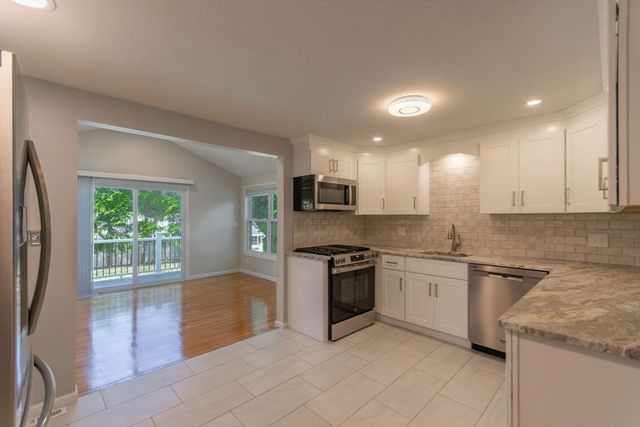 123 Mallard Circle, Agawam, MA 01001
