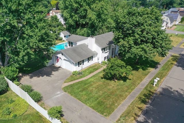 123 Mallard Circle, Agawam, MA 01001
