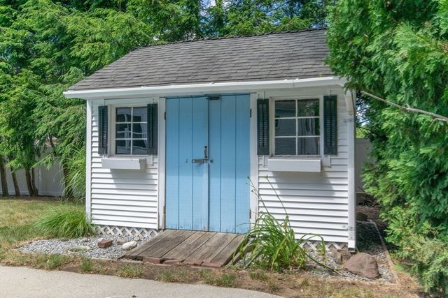 123 Mallard Circle, Agawam, MA 01001