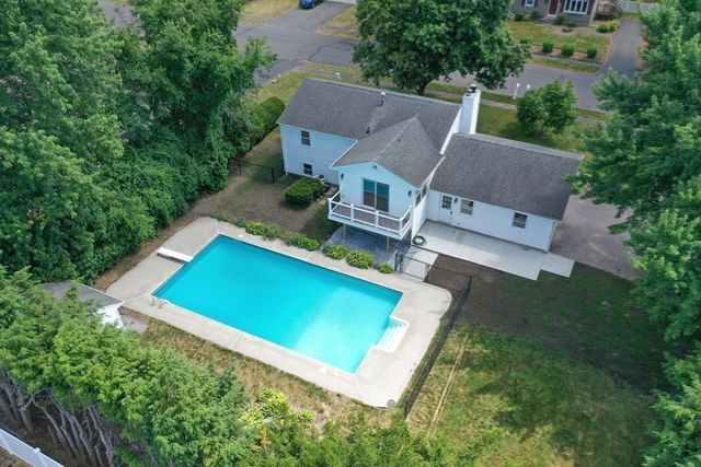 123 Mallard Circle, Agawam, MA 01001