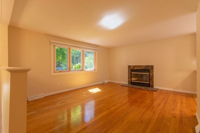 123 Mallard Circle, Agawam, MA 01001