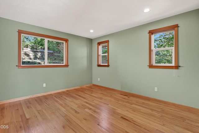 307 Hillcrest Street, Ashland, OR 97520