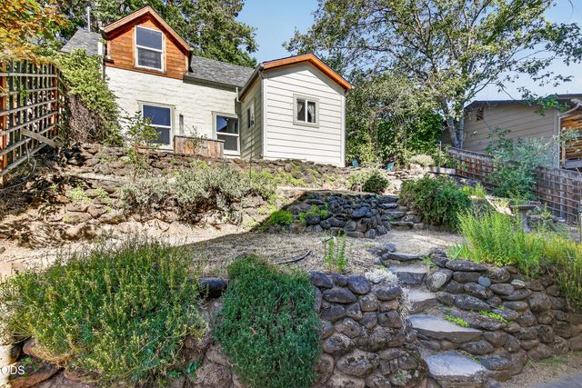 307 Hillcrest Street, Ashland, OR 97520