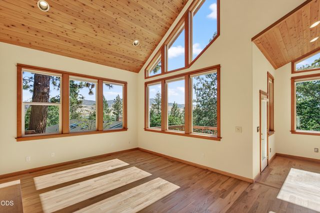 307 Hillcrest Street, Ashland, OR 97520
