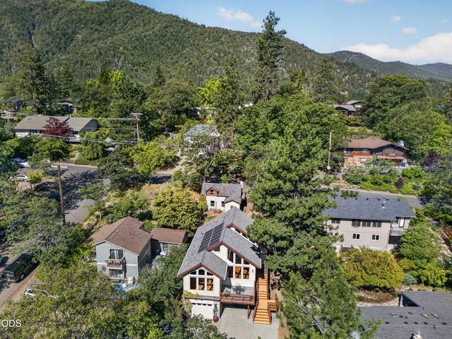 307 Hillcrest Street, Ashland, OR 97520