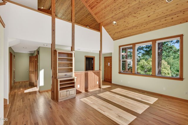 307 Hillcrest Street, Ashland, OR 97520