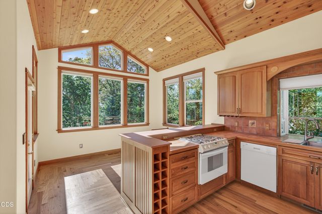 307 Hillcrest Street, Ashland, OR 97520