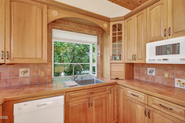 307 Hillcrest Street, Ashland, OR 97520