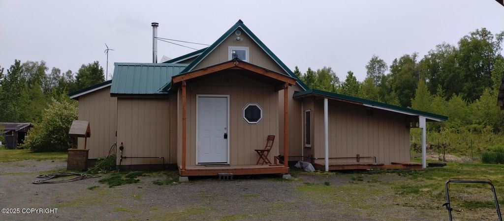 23770 S Trapline Rd, Trapper Creek, AK 99683