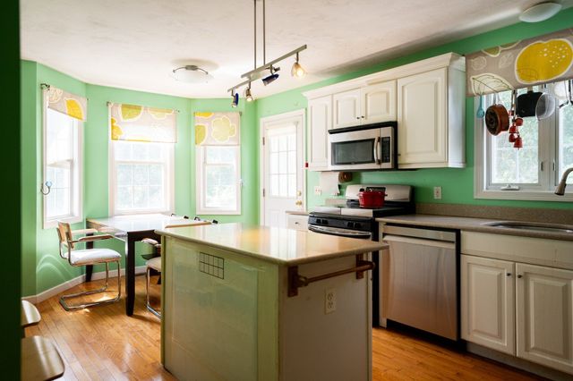 18 Victoria Gdn A, Framingham, MA 01701