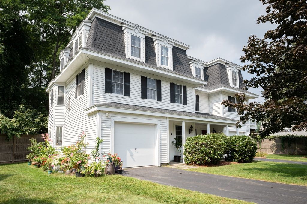 18 Victoria Gdn A, Framingham, MA 01701