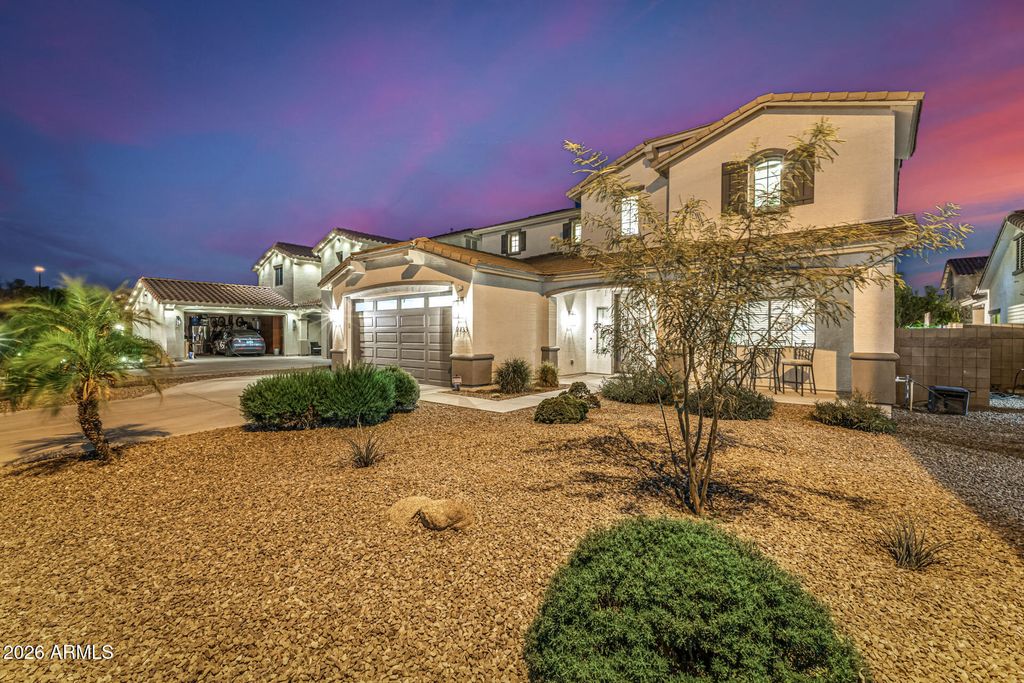 2733 E RAKESTRAW Lane, Gilbert, AZ 85298 — photo 3