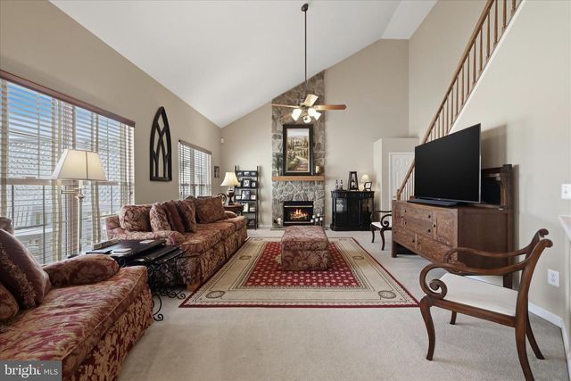 18714 DRUMMOND PL, Leesburg, VA 20176