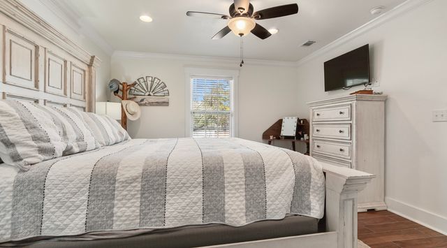 521 W Juniper Avenue, Defuniak Springs, FL 32433