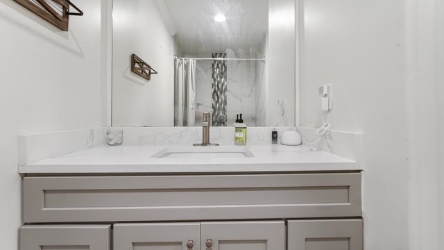 521 W Juniper Avenue, Defuniak Springs, FL 32433