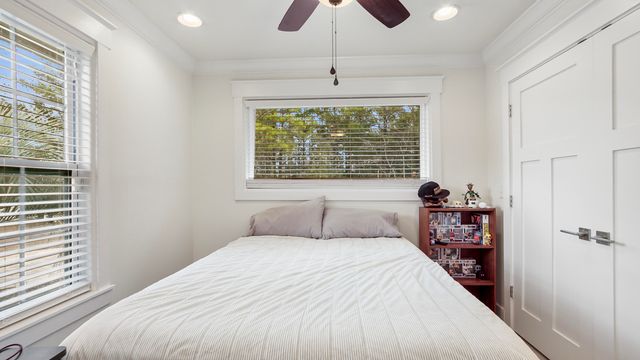 521 W Juniper Avenue, Defuniak Springs, FL 32433