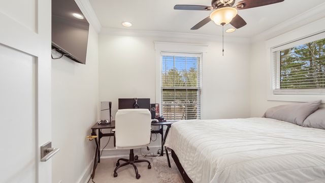 521 W Juniper Avenue, Defuniak Springs, FL 32433