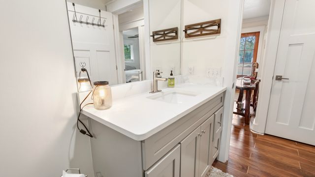 521 W Juniper Avenue, Defuniak Springs, FL 32433