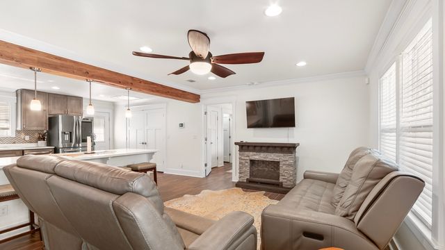 521 W Juniper Avenue, Defuniak Springs, FL 32433