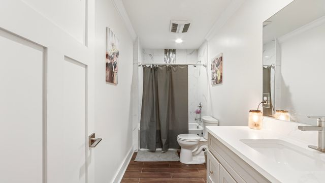 521 W Juniper Avenue, Defuniak Springs, FL 32433