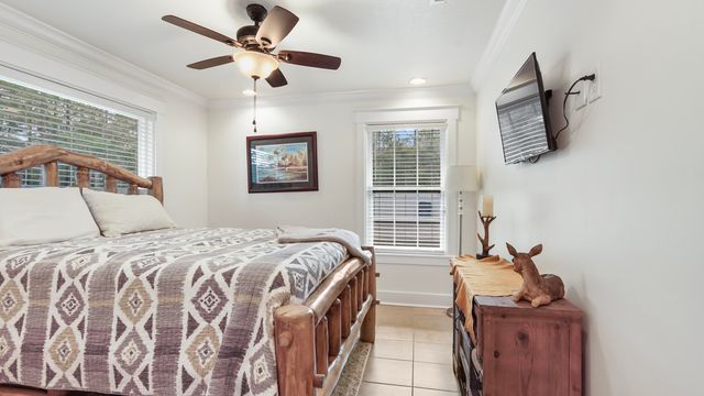 521 W Juniper Avenue, Defuniak Springs, FL 32433