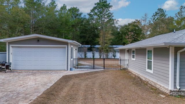 521 W Juniper Avenue, Defuniak Springs, FL 32433