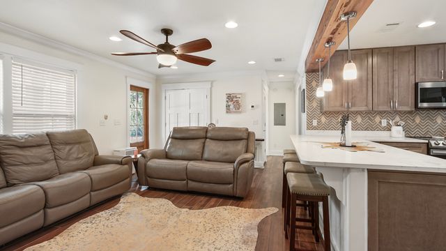 521 W Juniper Avenue, Defuniak Springs, FL 32433