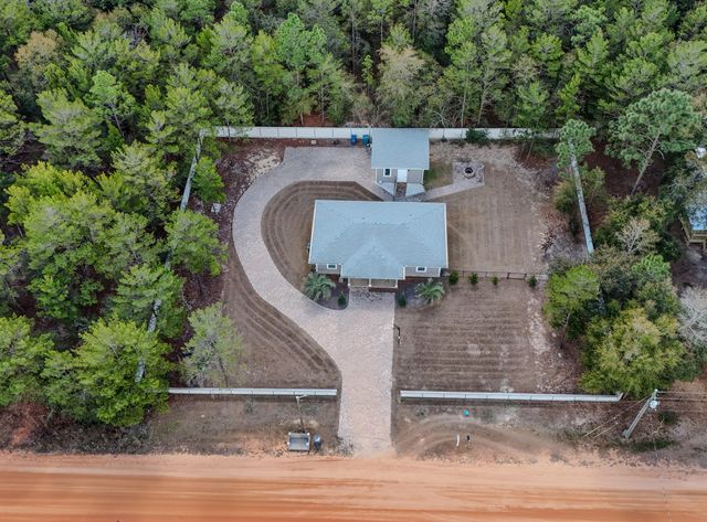 521 W Juniper Avenue, Defuniak Springs, FL 32433