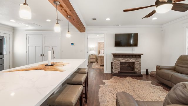 521 W Juniper Avenue, Defuniak Springs, FL 32433