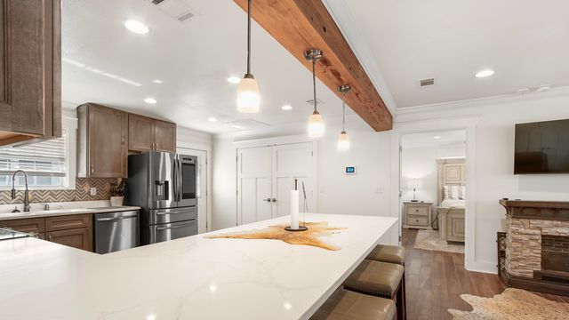 521 W Juniper Avenue, Defuniak Springs, FL 32433