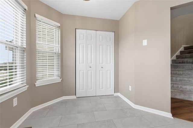 229 Hillvue Dr, Seven Fields Boro, PA 16046