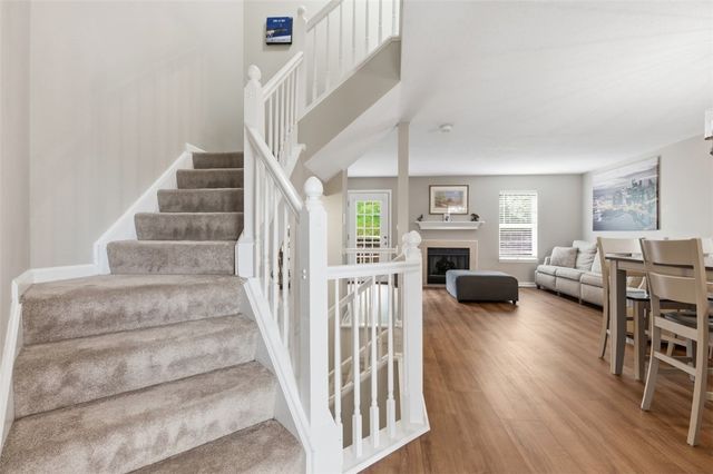 229 Hillvue Dr, Seven Fields Boro, PA 16046