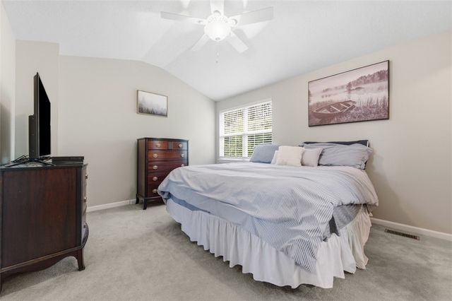 229 Hillvue Dr, Seven Fields Boro, PA 16046
