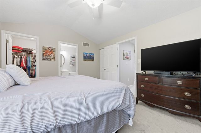 229 Hillvue Dr, Seven Fields Boro, PA 16046