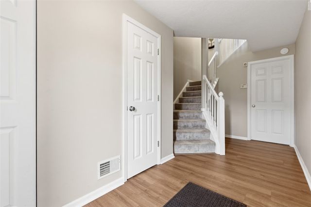 229 Hillvue Dr, Seven Fields Boro, PA 16046