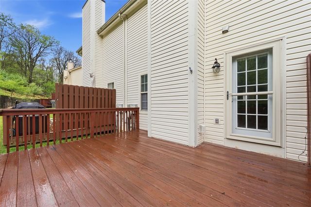 229 Hillvue Dr, Seven Fields Boro, PA 16046