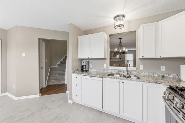 229 Hillvue Dr, Seven Fields Boro, PA 16046