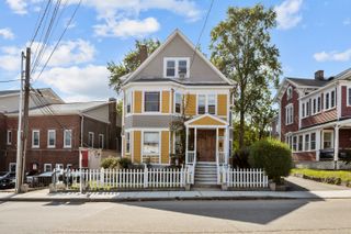 16 Tilley Street, New London, CT 06320
