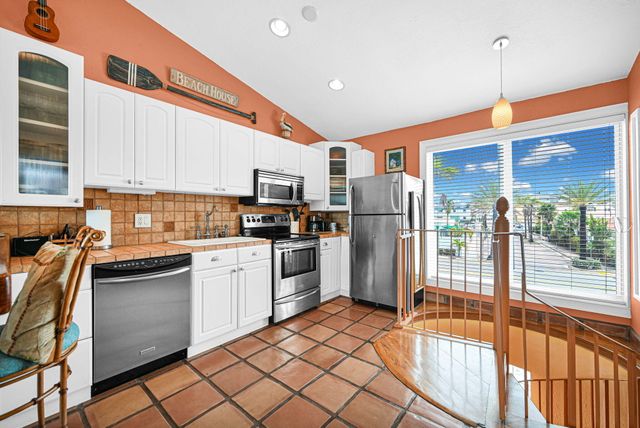 1800 N Ocean Drive 204, Hollywood, FL 33019