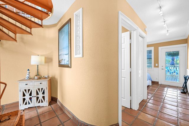 1800 N Ocean Drive 204, Hollywood, FL 33019