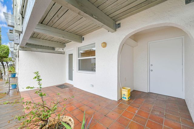 1800 N Ocean Drive 204, Hollywood, FL 33019