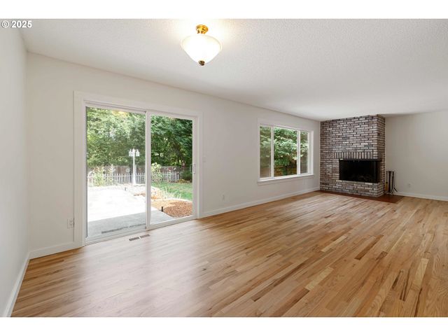 414 Sw FRENWOOD Way, Beaverton, OR 97005